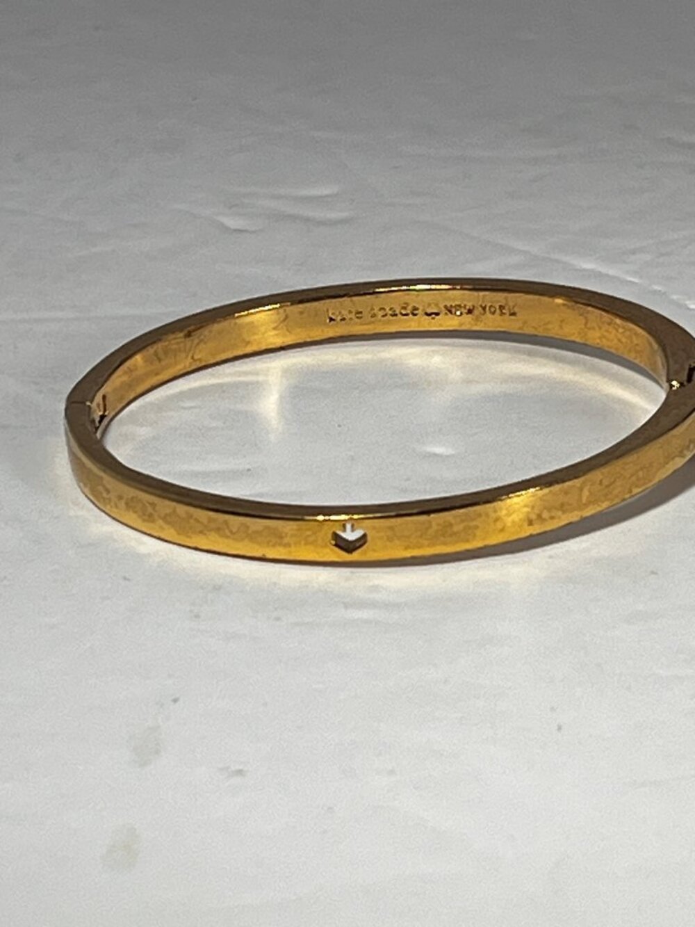 Kate Spade Cream Bangle Gold Tone 6.75” Hinged Stack Bracelet Spade Cutout